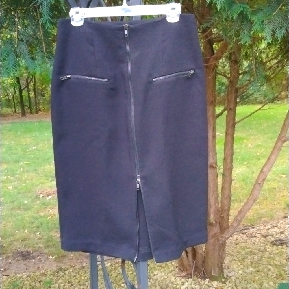 Worthington Black Pencil Zipper Front Skirt size 10